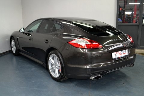 Porsche Panamera 4