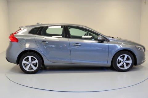 Volvo V40 D2