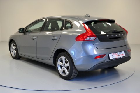 Volvo V40 D2