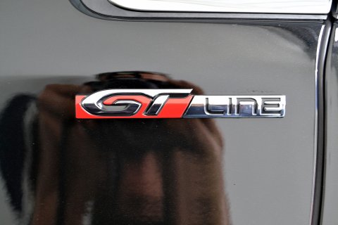 Peugeot 208 1.2I GT LINE