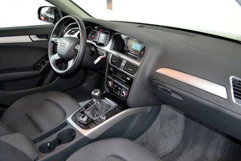 Audi A4 2.0TDI S LINE