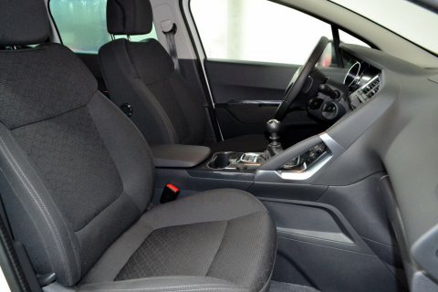 Peugeot 3008 1.6Hdi Style