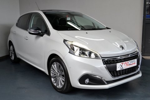 Peugeot 208 1.2I Allure