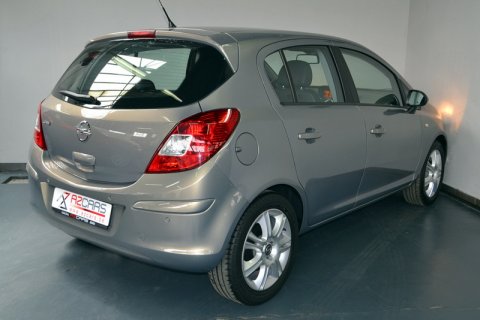 Opel Corsa 1.4I Cosmo