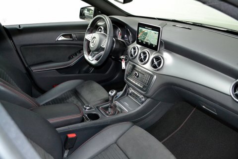 Mercedes CLA 180 AMG-LINE